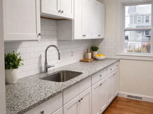 101 Conduit St #1, New Bedford, MA 02740