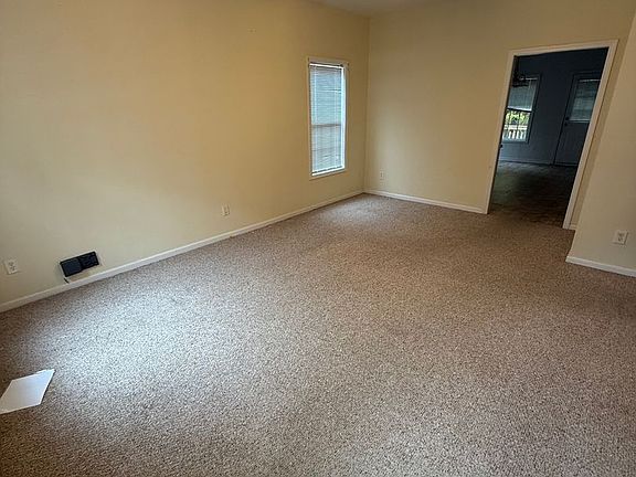 2nd image of 1209 Stoneridge Ln