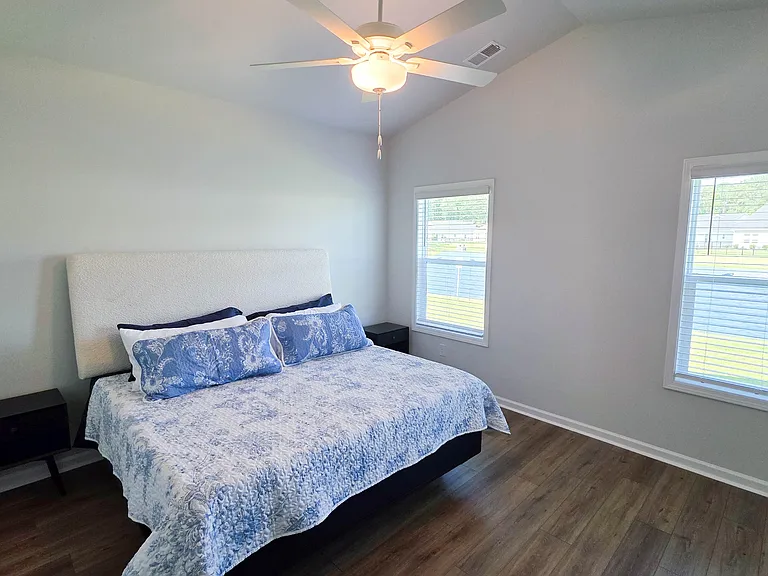427 McGarry Dr — Photo 10