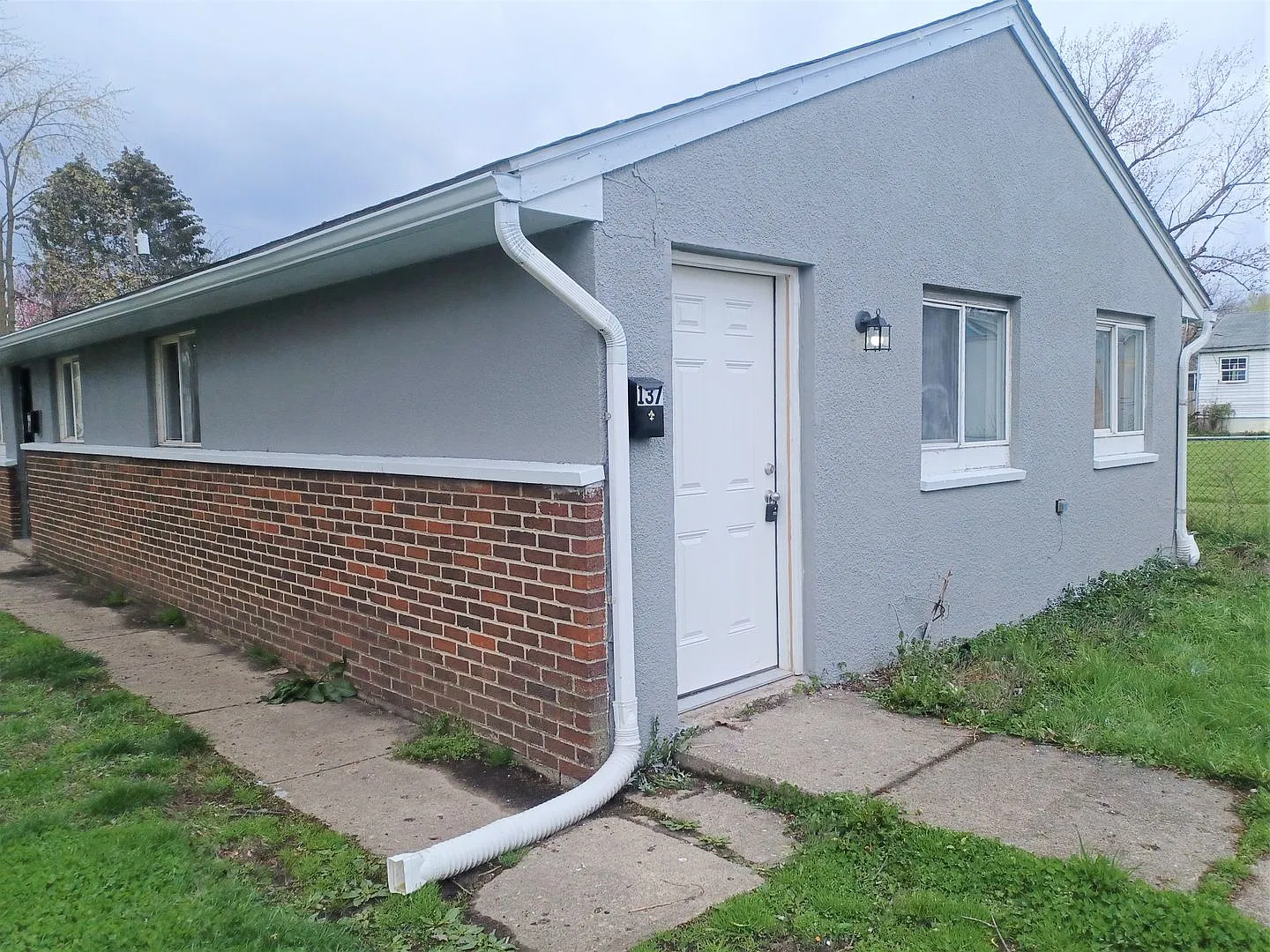 143 Stevens Ave — Photo 1