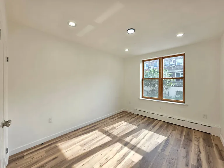 2722 E 26th St #1 — Photo 10