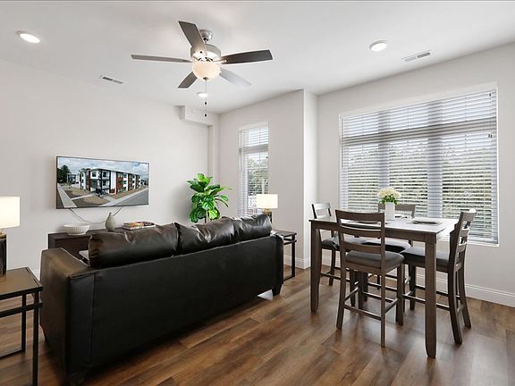 4th image of 318 S State St #101