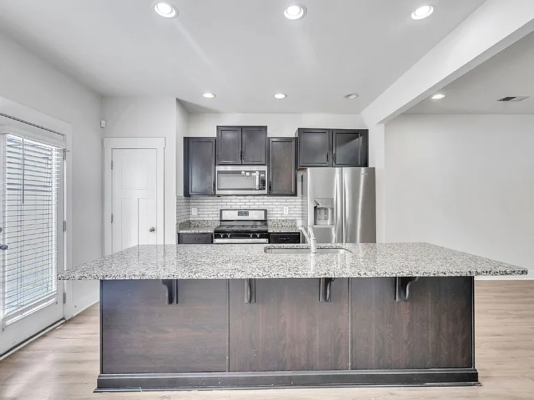 114 Lerner Ct — Photo 9