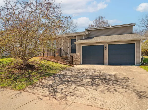 321 Cattleman Trl, Lawrence, KS 66049