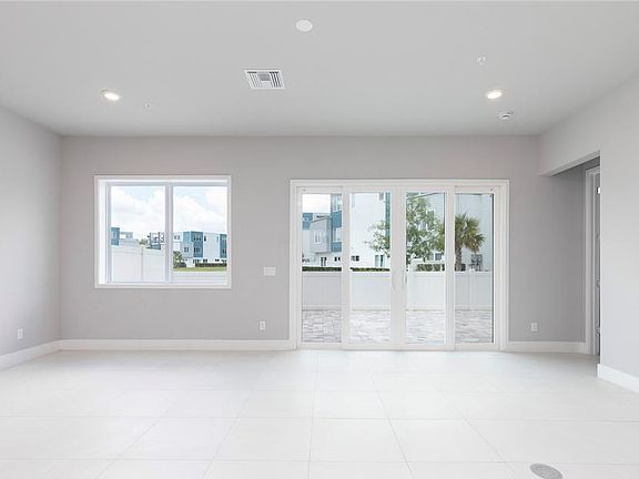 5th image of 7760 Sandy Ridge Dr Unit 121