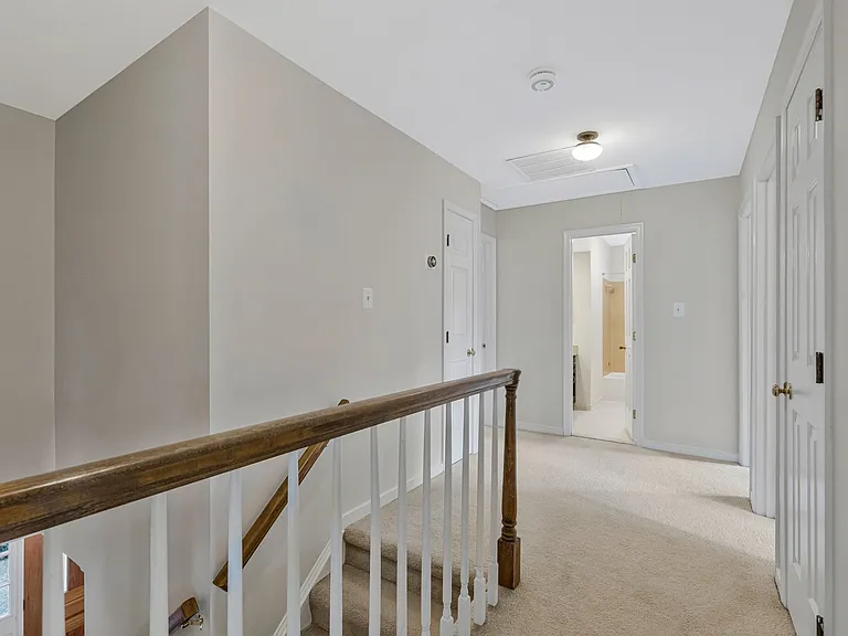1215 Delta Glen Ct — Photo 32