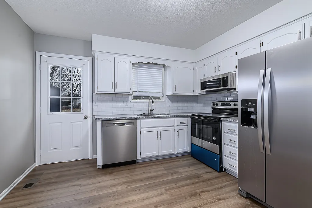 2 bed, 1.5 bath, $1,650 — Photo 4