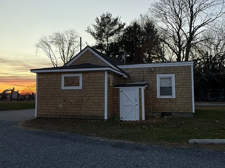 149 Bristol Ferry Rd — Photo 4