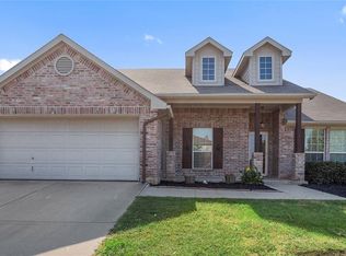 739 Tracy Dr, Azle, TX 76020