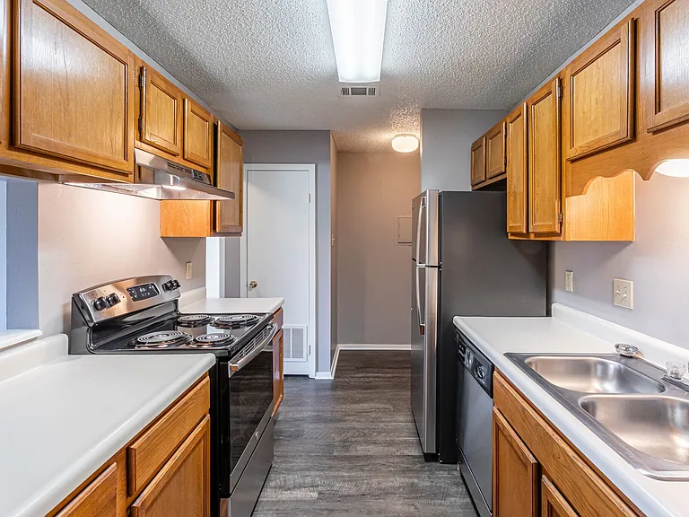 Foothills Apartments — Photo 4