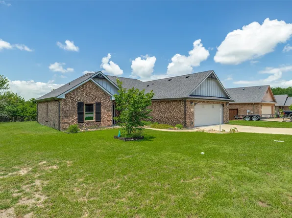 107 Indian Creek St, Trenton, TX 75490
