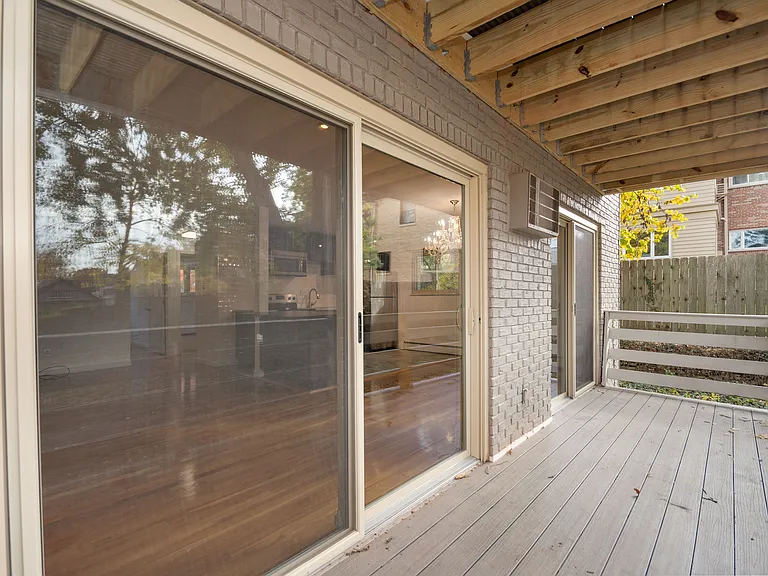2821 Griffiths Ave-6949 2821 Griffiths Ave-6949