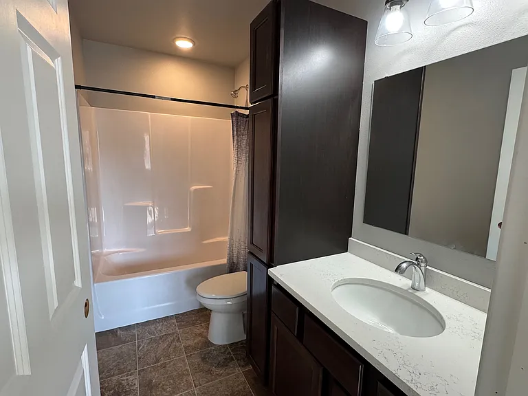 1453 3rd Ave NW #B — Photo 7
