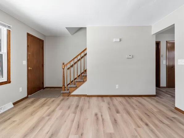 919 Bonheur Ct #917, Neenah, WI 54956