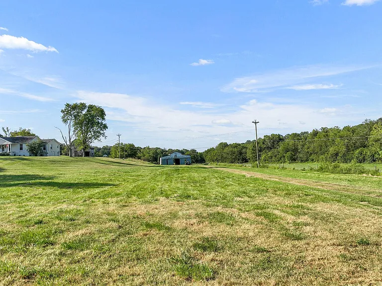 4861 Bethesda Rd — Photo 46