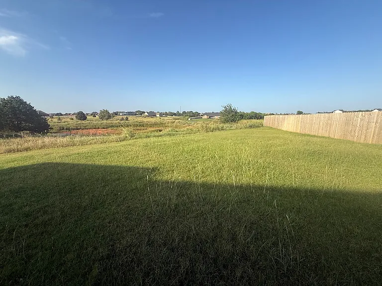 9544 Monterey Dr — Photo 29