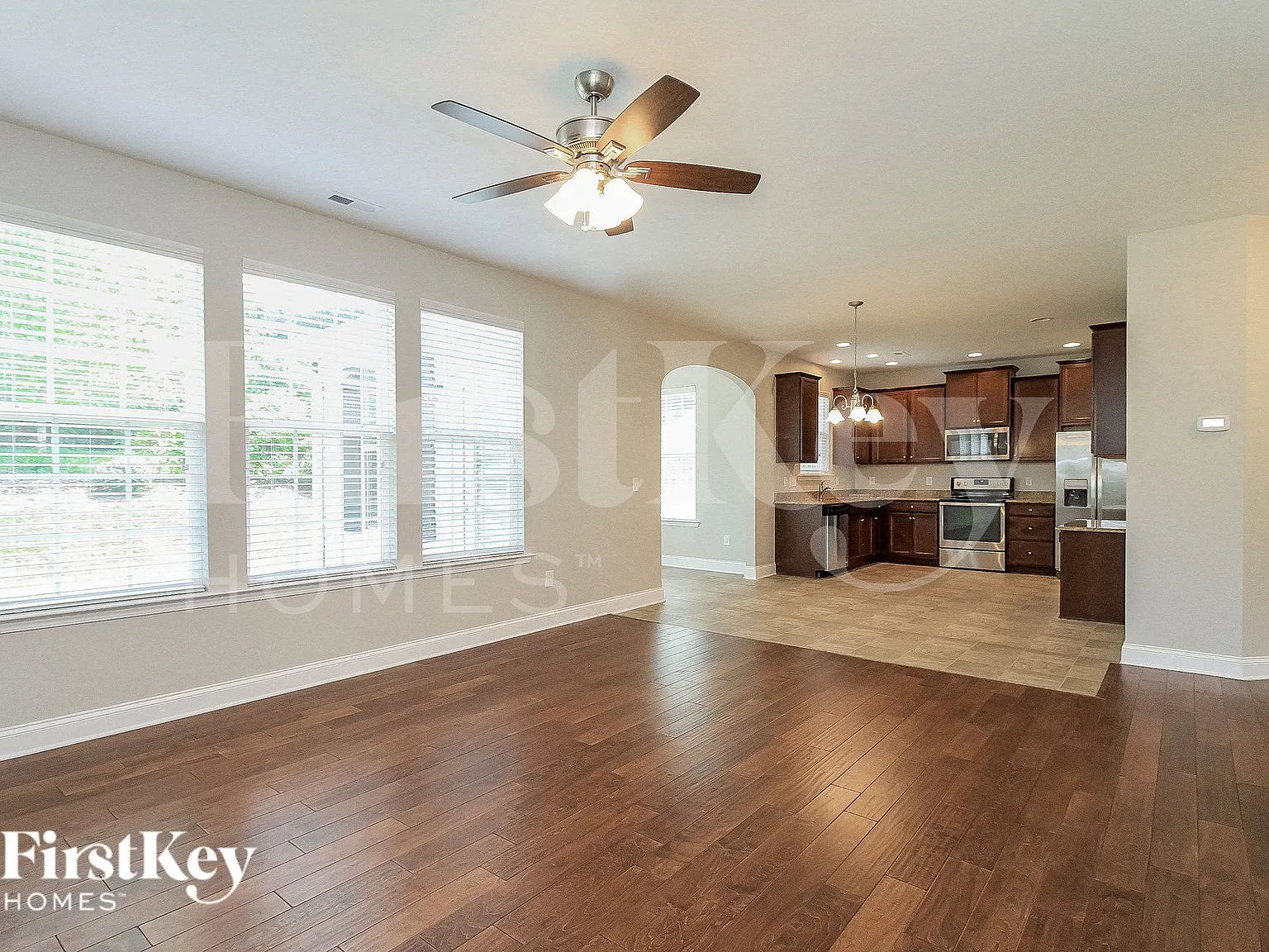 4 bed, 2.5 bath, 2172 sqft, $2,440 — Photo 4
