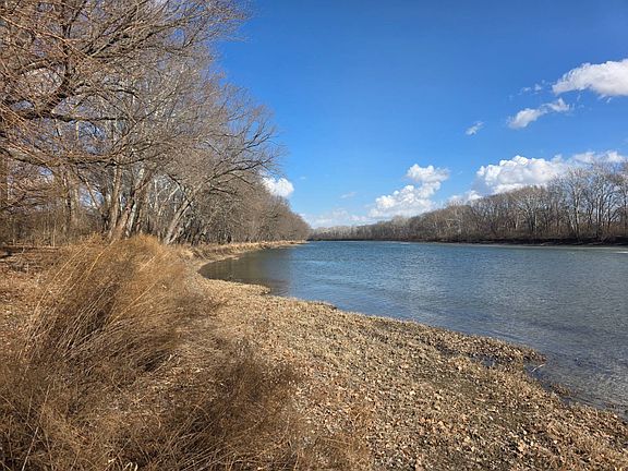 3rd image of 4350 W Towpath Rd