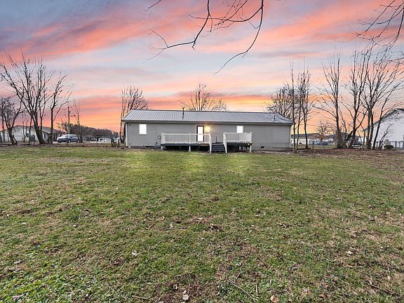 3rd image of 216 Raintree Cir