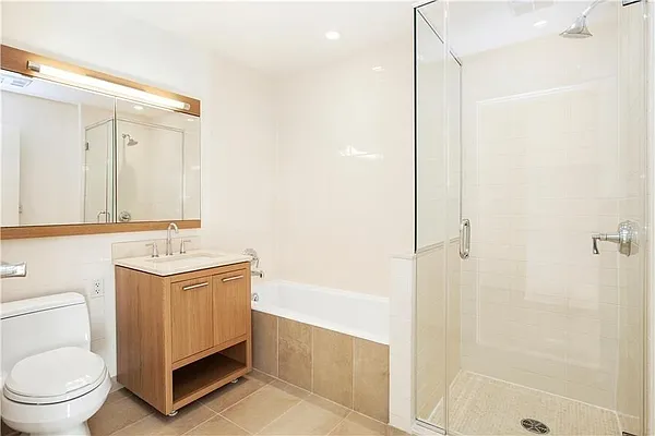 Rented by BLU Real Estate | media 19