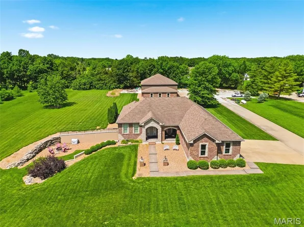 2011 Alana Ln, O'Fallon, MO 63366