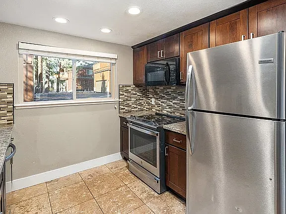 12837 Northwoods Blvd — Photo 3