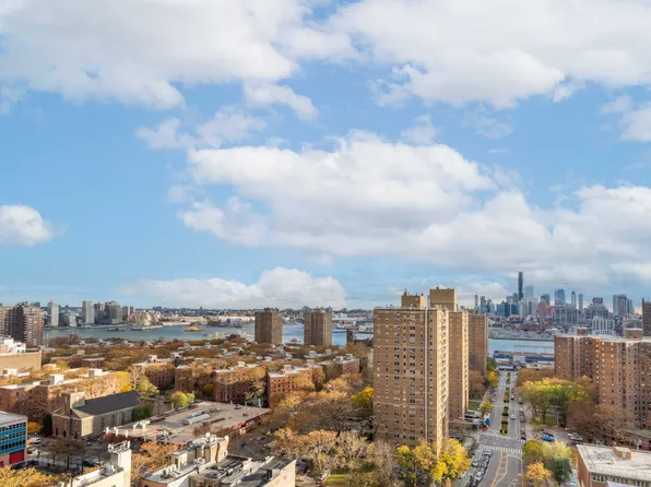 264 East Broadway image 11 of 12