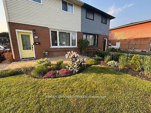 376 Dwight Ave — Photo 4