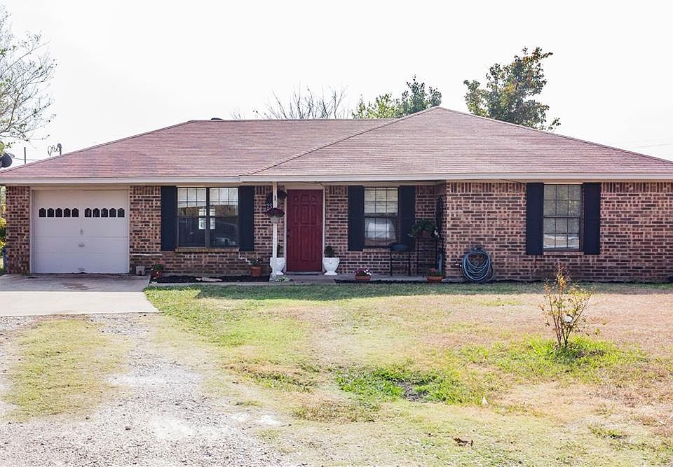 1st image of 209 Lakeway Dr