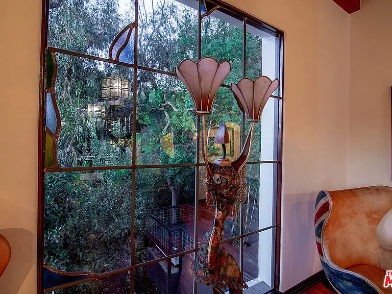 3475 N Knoll Dr — Photo 10
