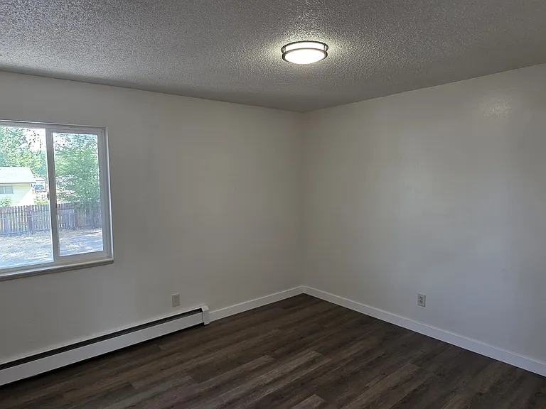 1025 Cedar Way #4 — Photo 5
