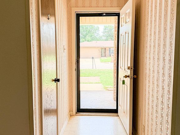 3rd image of 5210 Wildwood Dr