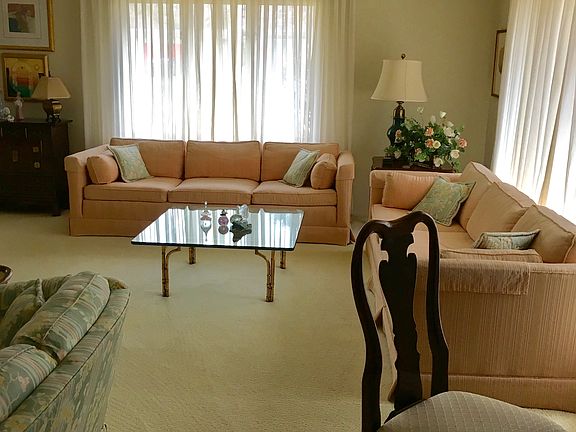 3rd image of 3 Chatham Cir