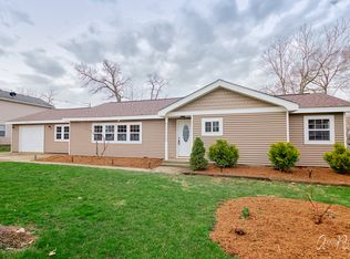 4701 Parkview Dr, Mccullom Lake, IL 60050