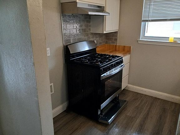 5th image of 2104 Oakhurst Dr Suite 200