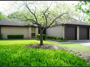 16023 Pipers View Dr, Webster, TX 77598