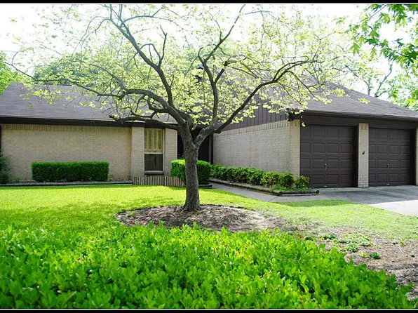 16023 Pipers View Dr, Webster, TX 77598