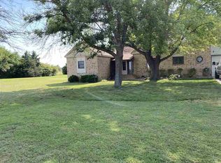 1220 S Logan Rd, Lahoma, OK 73754