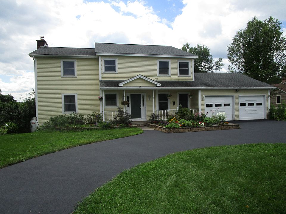 1st image of 15 Thistlewood Dr