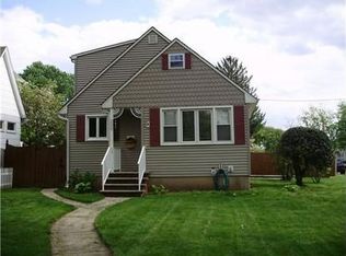 202 Walnut St, Middlesex, NJ 08846