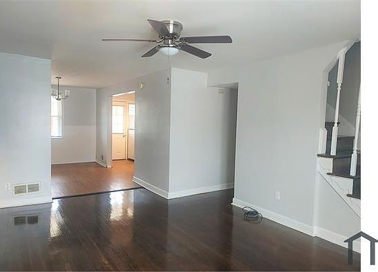 5th image of 7955 Saint Claire Ln