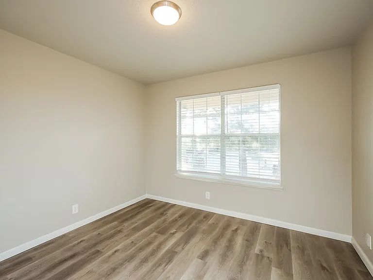 7826 Juno Hts — Photo 12