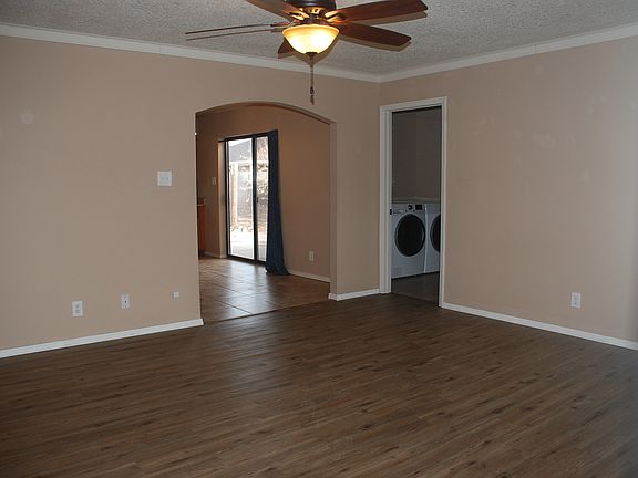 2nd image of 902 Ladron Ave