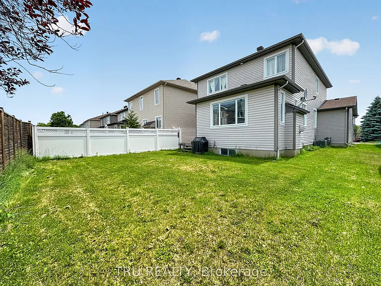 200 Celtic Ridge Cres — Photo 32