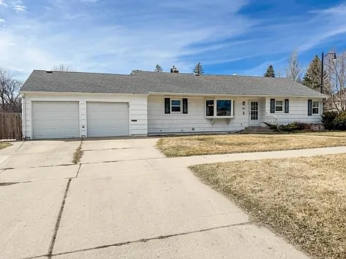 525 9th Ave Photo 1