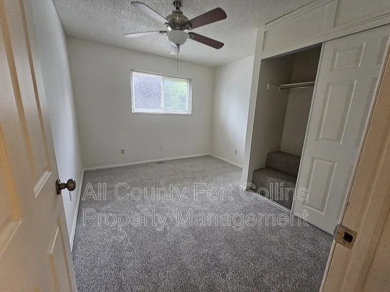 4406 Hummingbird Dr — Photo 1