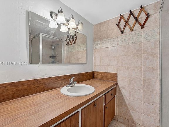 5th image of 1540 NE 191st St APT 145