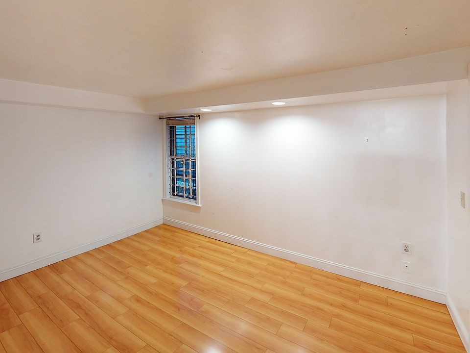 2nd image of 96 Sheridan St #1