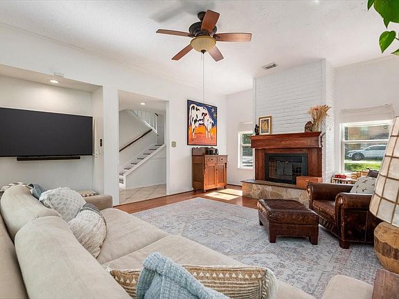 5th image of 95 Yewleaf Dr