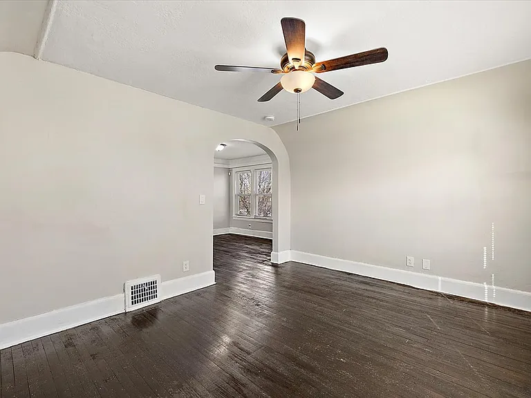 5741 Lakewood St — Photo 20